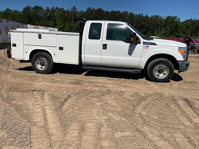 Image of Ford F-250 equipment image 3