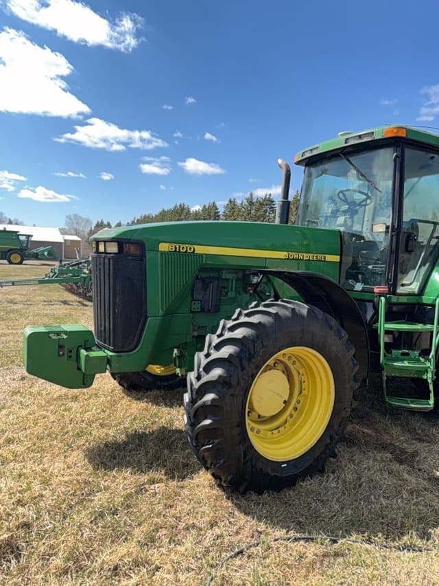 Image of John Deere 8100 equipment image 3