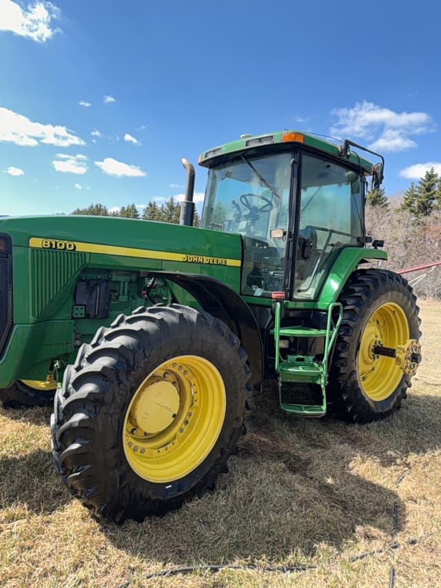 Image of John Deere 8100 equipment image 4
