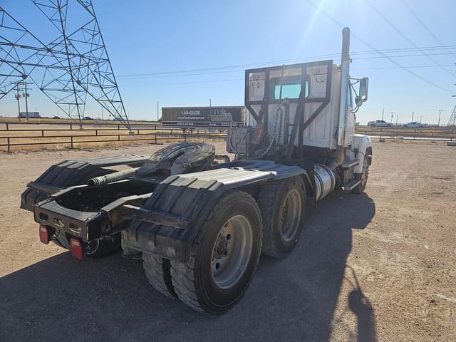 Image of Western Star 4700 equipment image 4