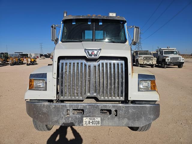 Image of Western Star 4700 equipment image 1