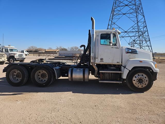 Image of Western Star 4700 equipment image 3