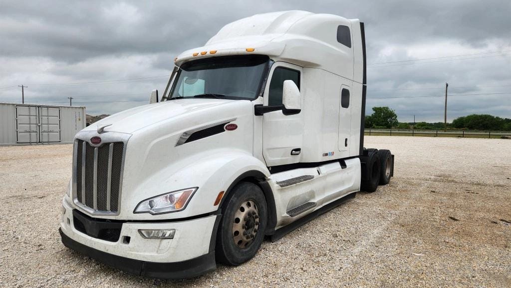 Main image Peterbilt 579