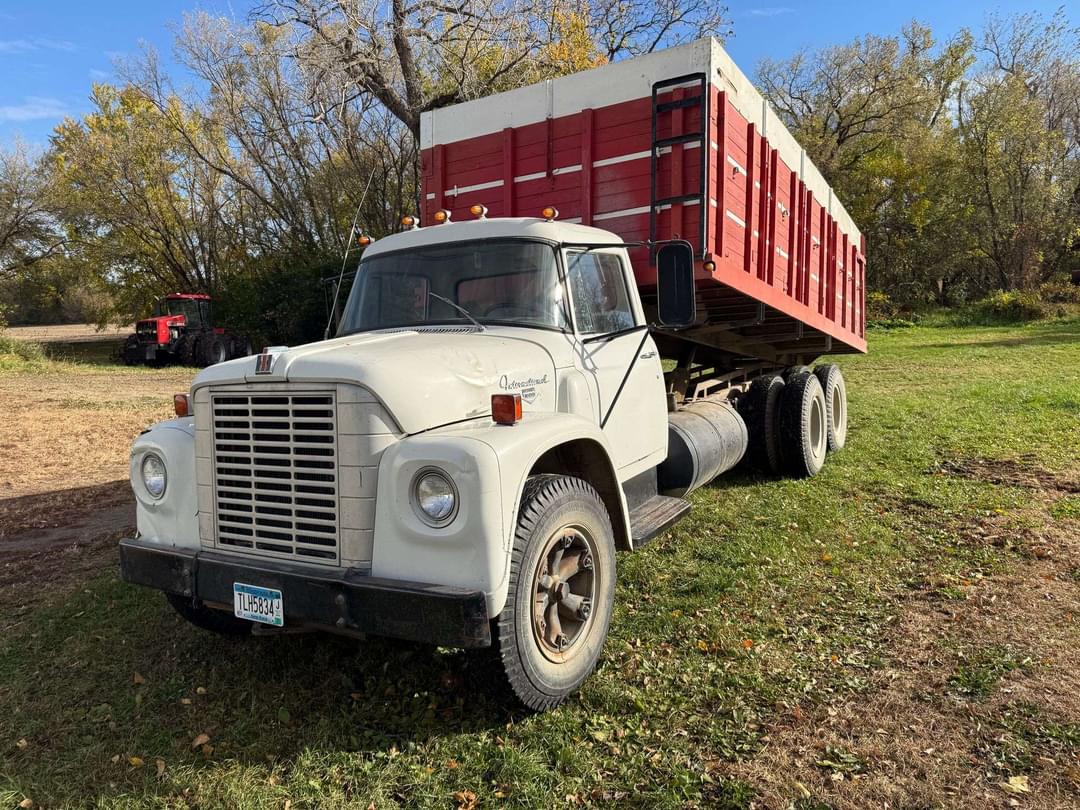 Image of International Loadstar 1800 Primary image