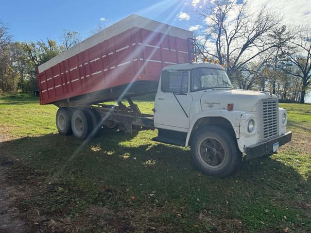 Image of International Loadstar 1800 equipment image 1