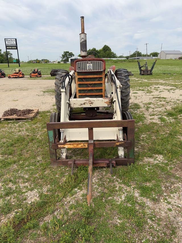 Image of Farmall 460 equipment image 3