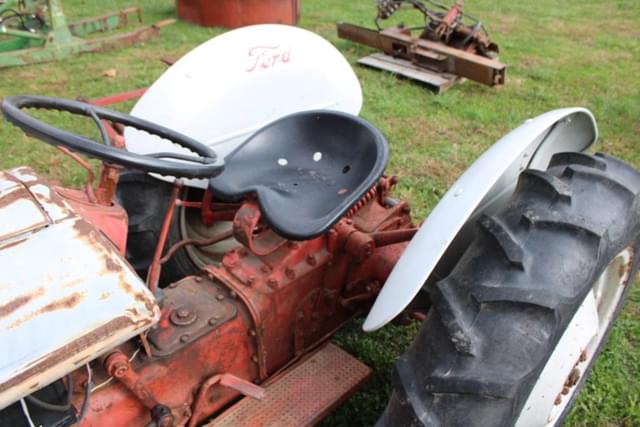 Image of Ford 8N equipment image 3