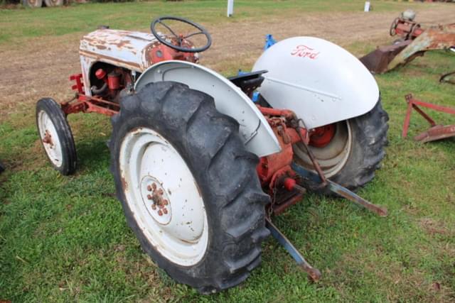 Image of Ford 8N equipment image 4