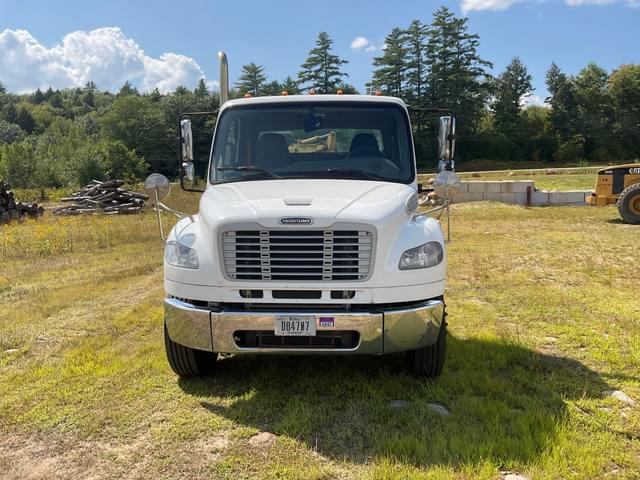 Image of Freightliner M2 equipment image 1