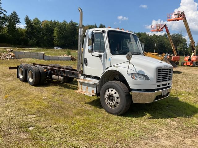 Image of Freightliner M2 equipment image 2