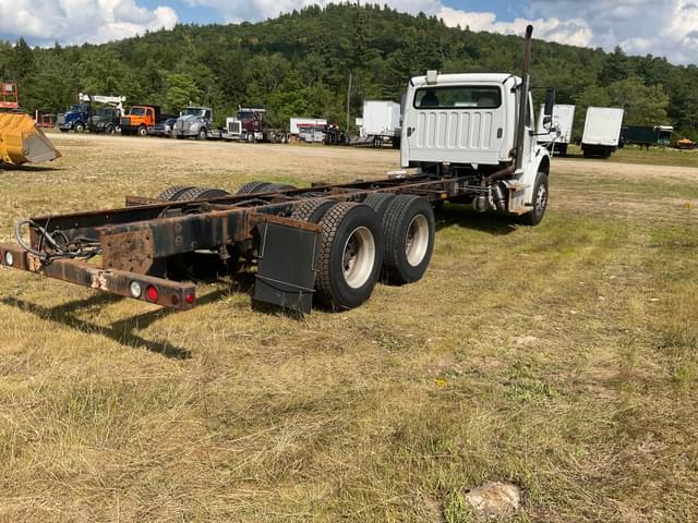 Image of Freightliner M2 equipment image 4