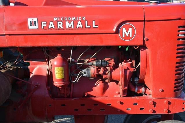 Image of Farmall M equipment image 2