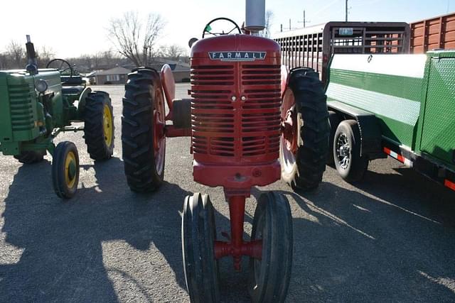 Image of Farmall M equipment image 1