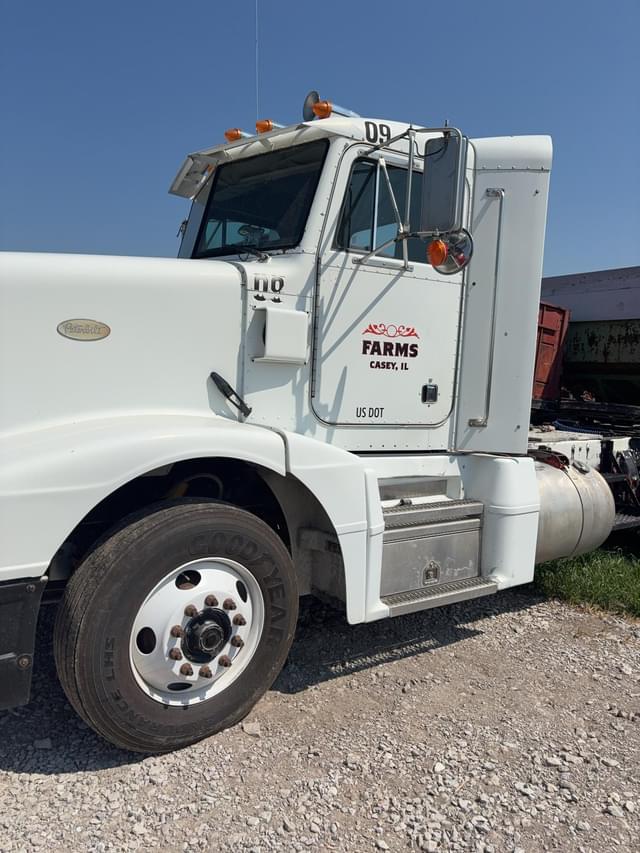 Image of Peterbilt 377 equipment image 3