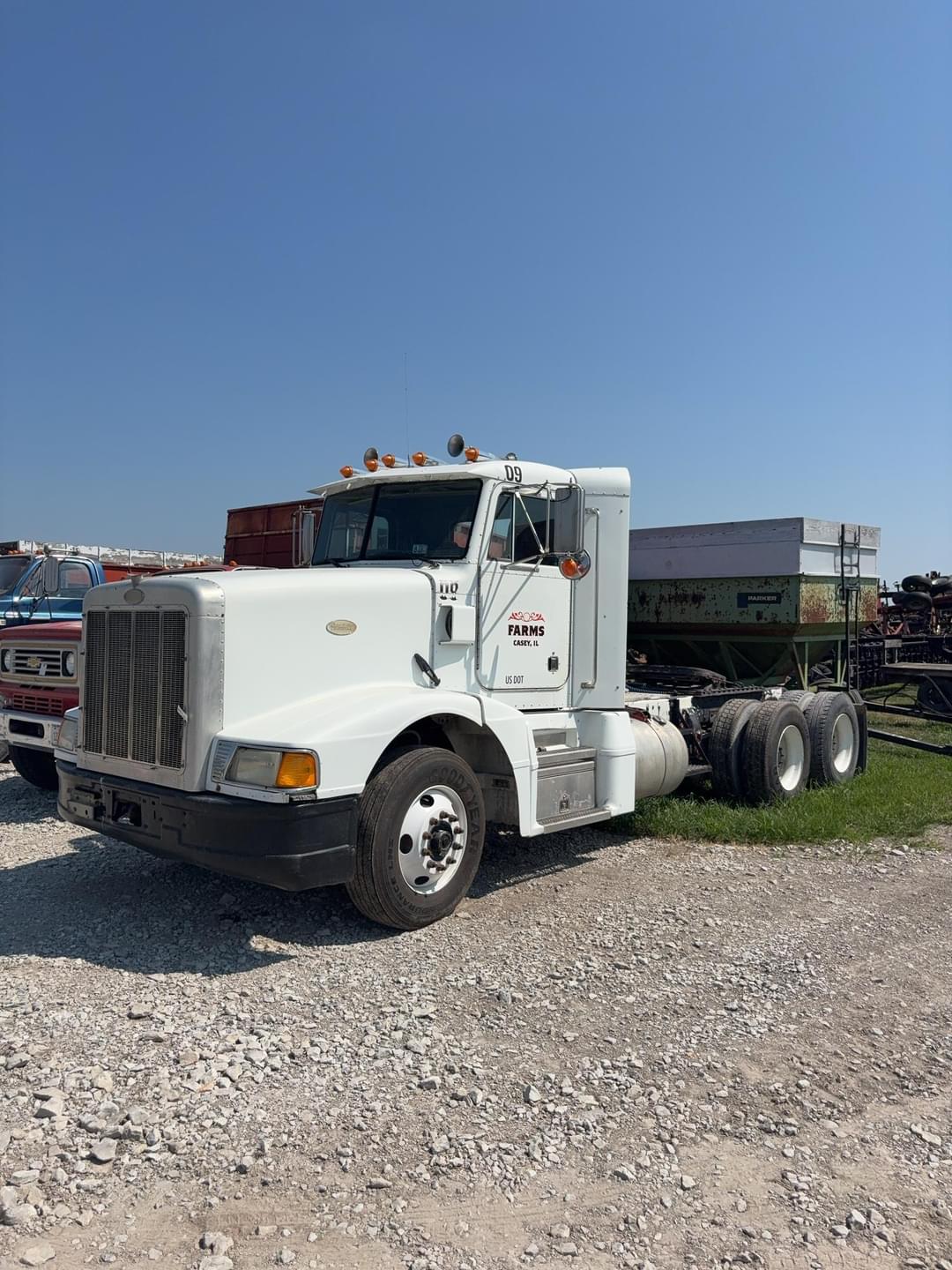 Image of Peterbilt 377 Primary image