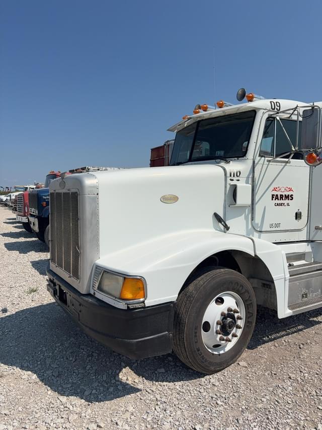 Image of Peterbilt 377 equipment image 2