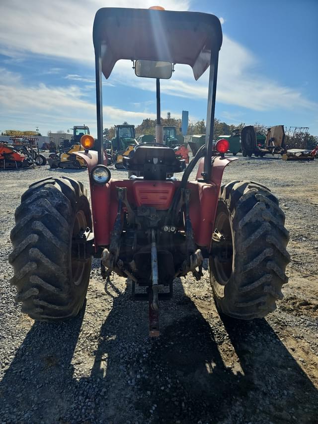 Image of Case IH 585 equipment image 1