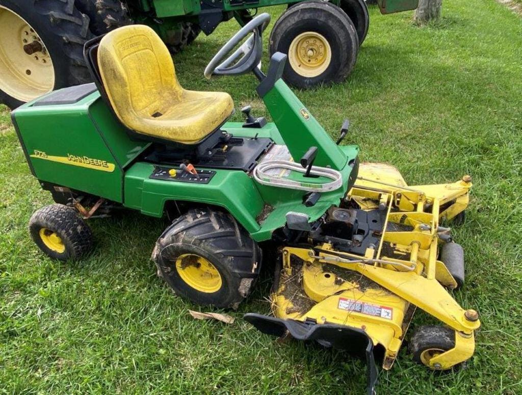 Main image John Deere F725