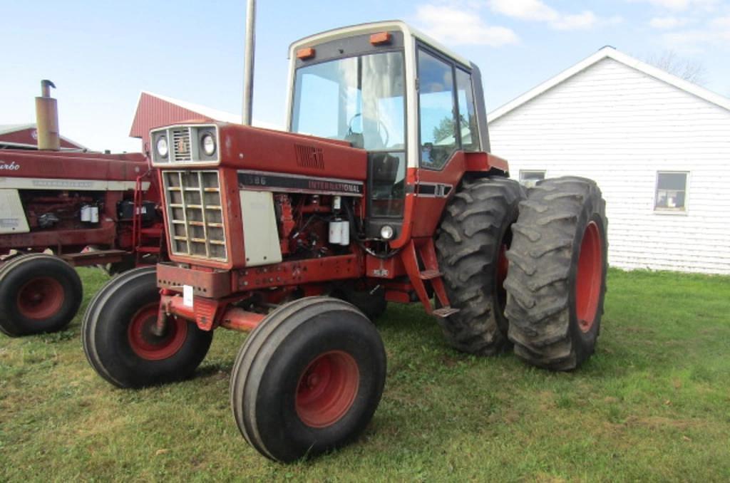 Image of International Harvester 1586 Primary image