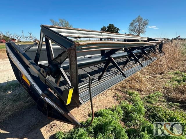 Image of MacDon 962 equipment image 1