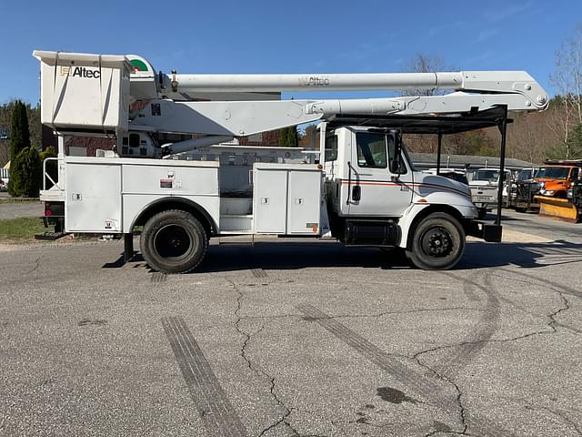 Image of International 4300 equipment image 3