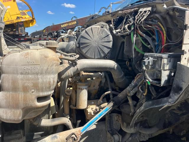 Image of Ford F-750 equipment image 2