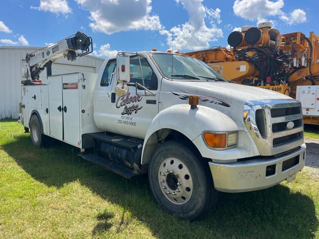 Image of Ford F-750 equipment image 1