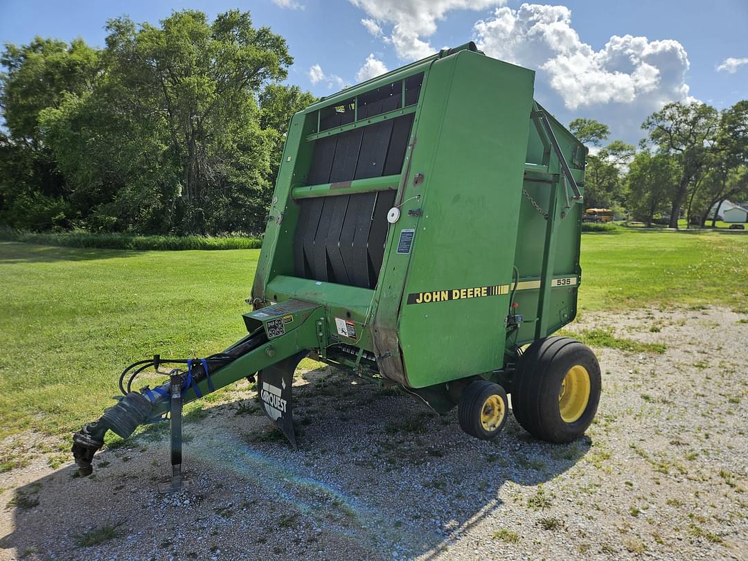 Image of John Deere 535 Primary Image