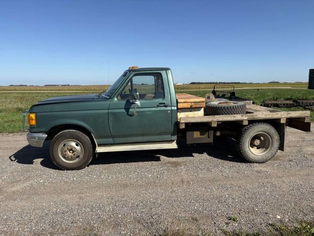 Image of Ford F-350 equipment image 1