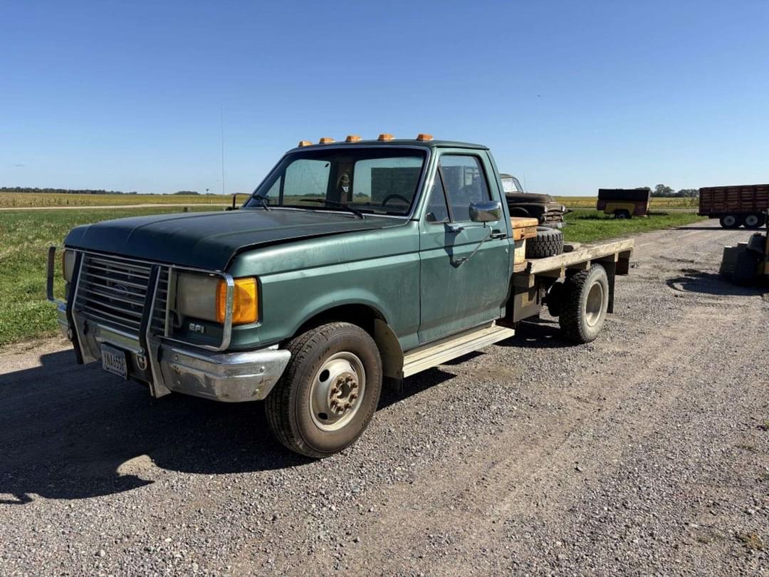 Image of Ford F-350 Primary image