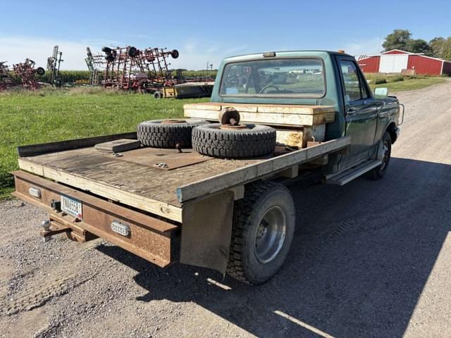 Image of Ford F-350 equipment image 4