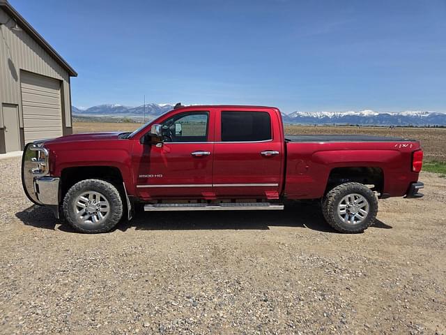 Image of Chevrolet 2500HD equipment image 1