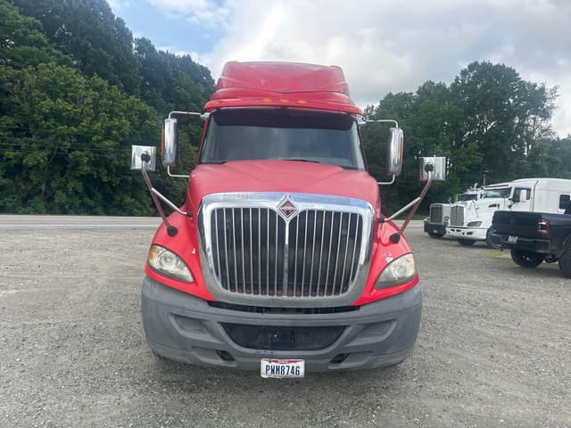 Image of International ProStar Plus 122 equipment image 2