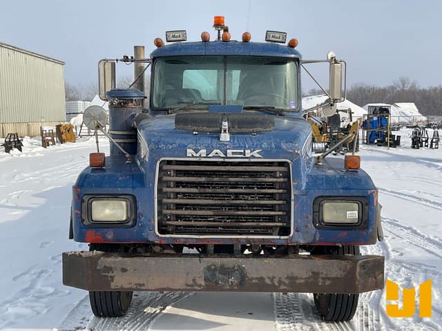 Image of Mack RD688S equipment image 1