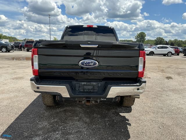 Image of Ford F-350 equipment image 3