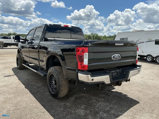 Image of Ford F-350 equipment image 2