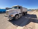 2000 Freightliner FLD120 Image