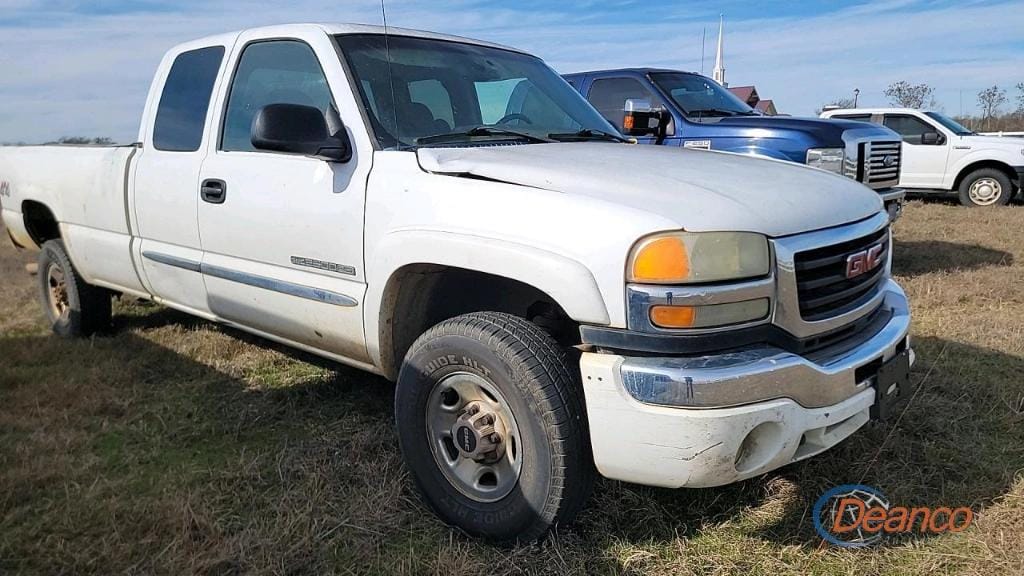 2003 GMC 2500HD Equipment Image0