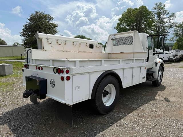 Image of International Durastar 4300 equipment image 2