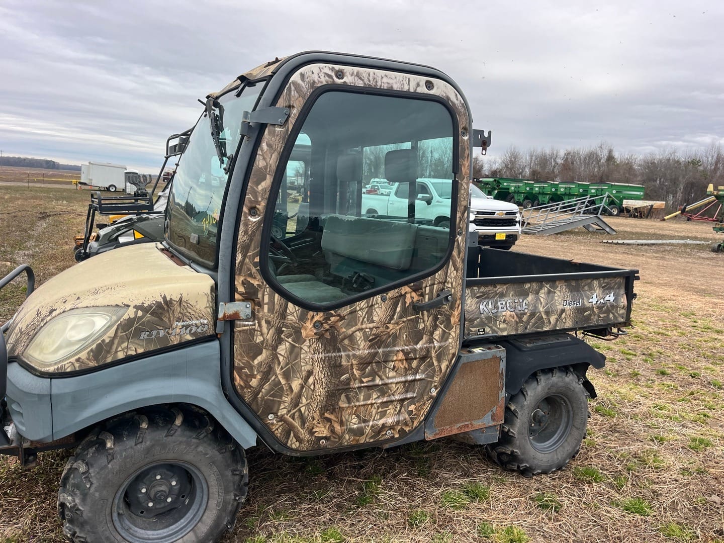 Kubota RTV-1100 Equipment Image0