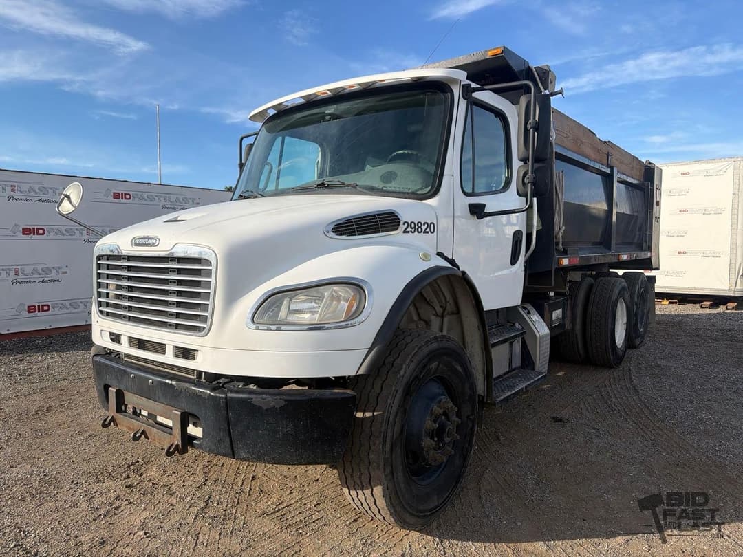 Image of Freightliner M2 106 Primary image