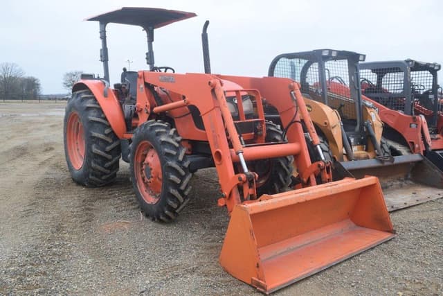 Image of Kubota M7040 equipment image 3