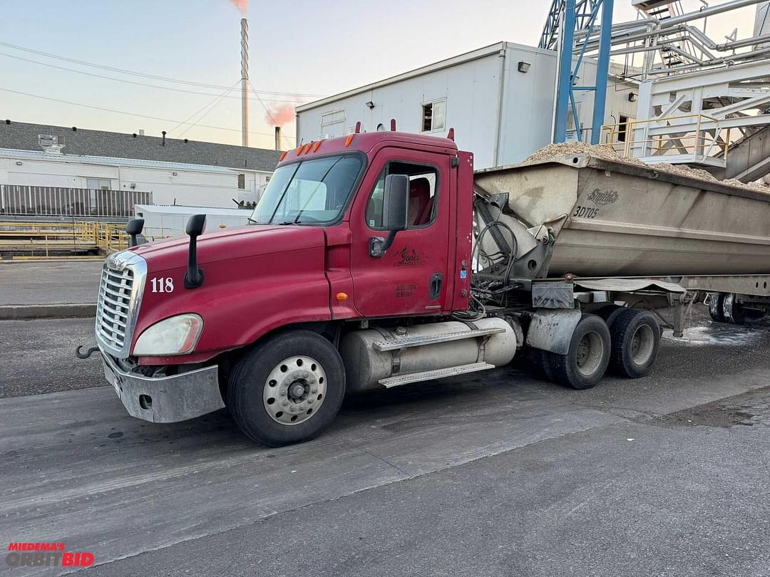 Image of Freightliner Cascadia 125 Primary image