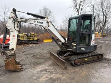 Main image Bobcat E35