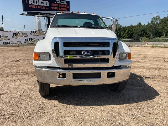 Image of Ford F-750 equipment image 1