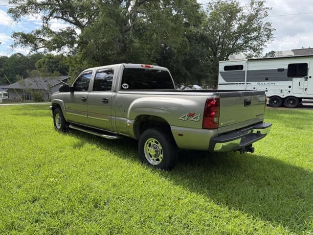 Image of Chevrolet 1500HD equipment image 3