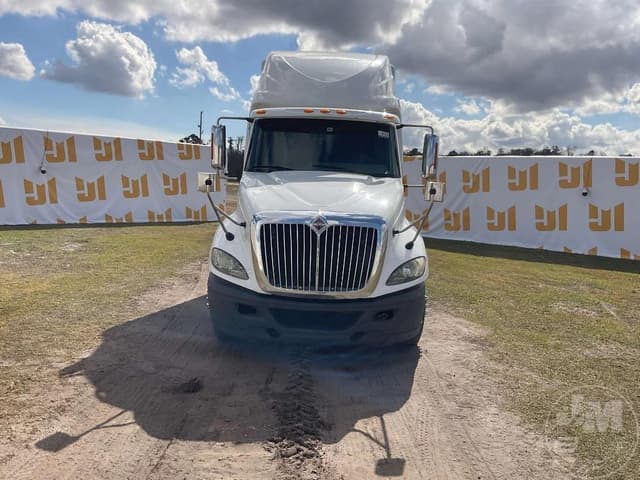 Image of International ProStar Plus 122 equipment image 1