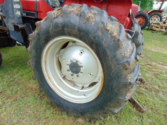 Image of Case IH 595 equipment image 3