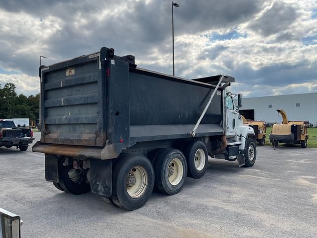 Image of Western Star 4700 equipment image 4