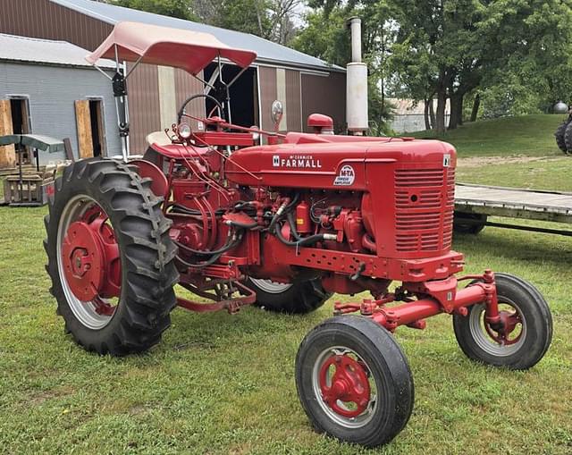 Image of Farmall Super M-TA equipment image 1